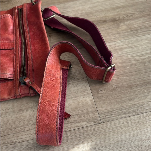 Preloved Fossil crossbody - Picture 8 of 8